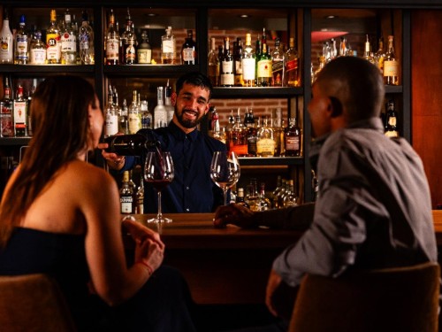 Que Pasa Restaurant & Winebar Aruba – Fine Dining, Sushi & Exceptional Wines in Downtown Oranjestad